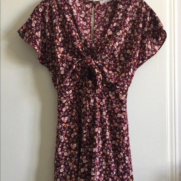 Soprano Short Sleeve Tie-Front Romper- Wine - Picture 2 of 3